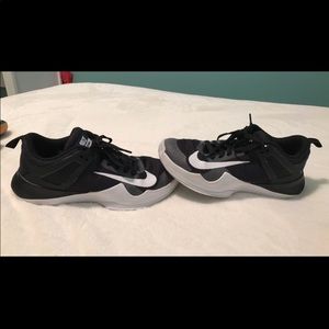 Women’s Nike hyper-spike volleyball shoes
